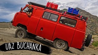 Vanlife im Wohnmobil  Model und Blogger reisen in ausgebautem UAZ Buchanka | Roomtour