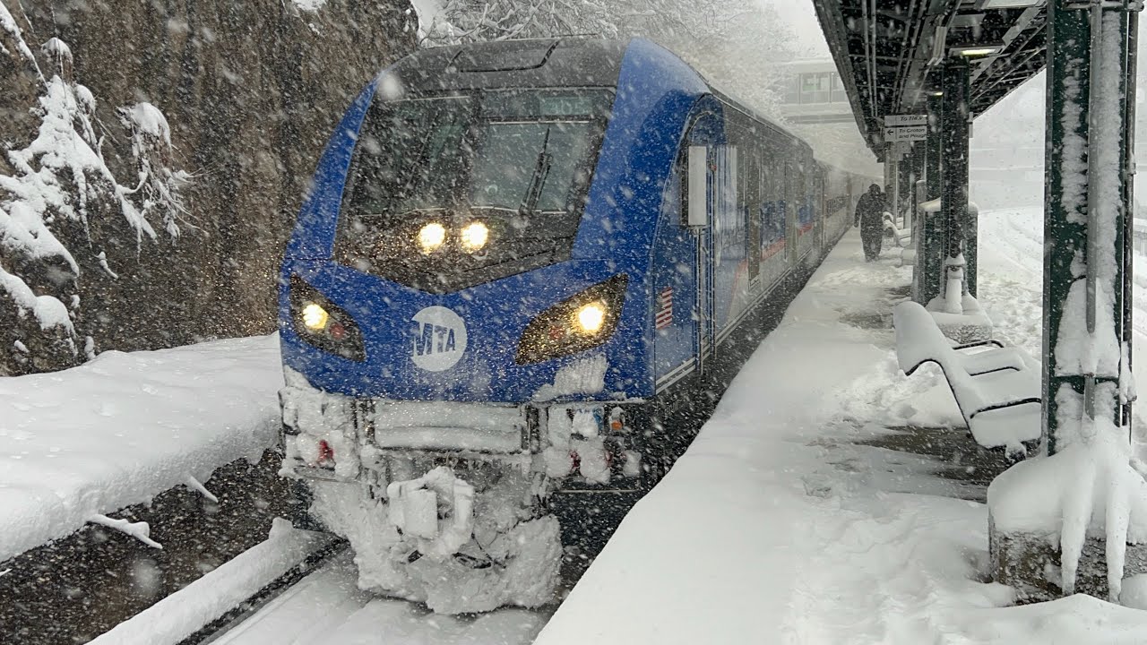 Metro-North Railroad action at Marble Hill during Blizzard (M7A, P32, SC42-DM)