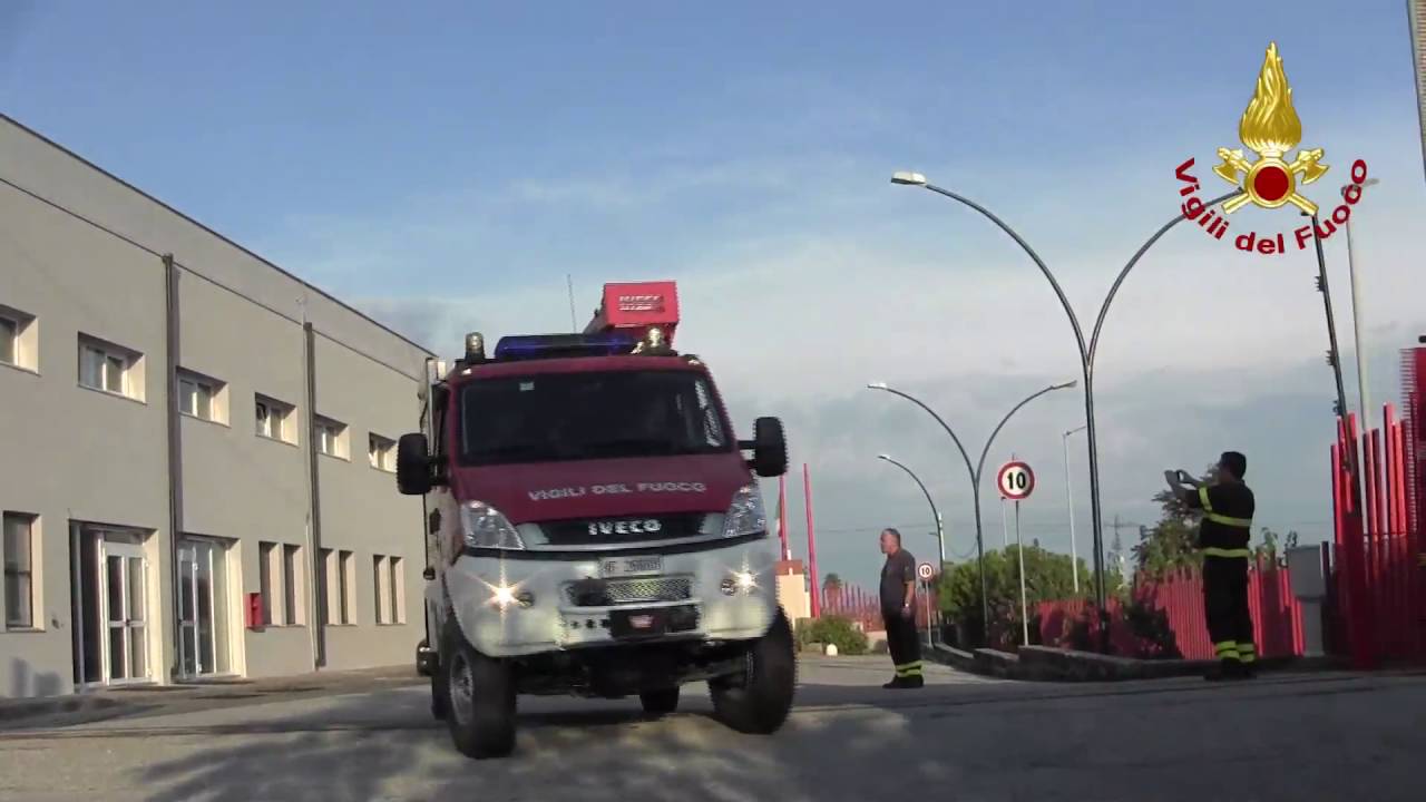Sisma Rieti :: 24 agosto 2016 :: partenza colonna mobile Calabria Vigili del Fuoco