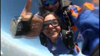 Suelen Pitondo Saltando De Paraquedas Com Eventar