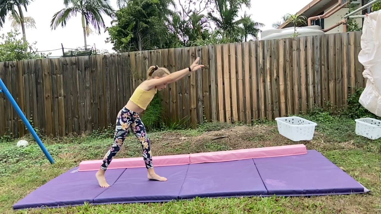 Handstand slow-motion