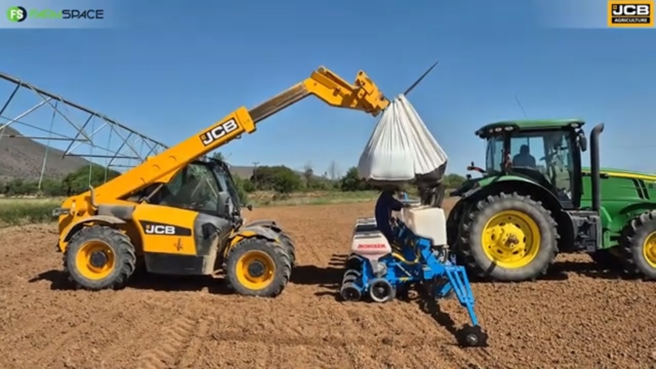 Wat is Elandre se ervaring met die JCB loadall? Hy vertel meer.
