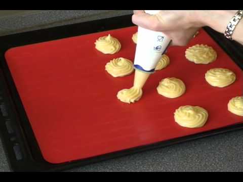 Video: „Butterscotch“pyragas Su Pekano-sausainių Plutele