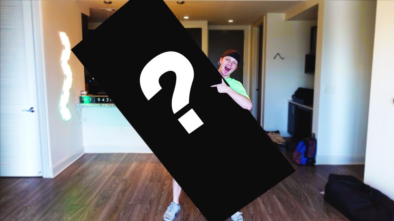YOU WON’T BELIEVE WHATS IN THE BOX!
