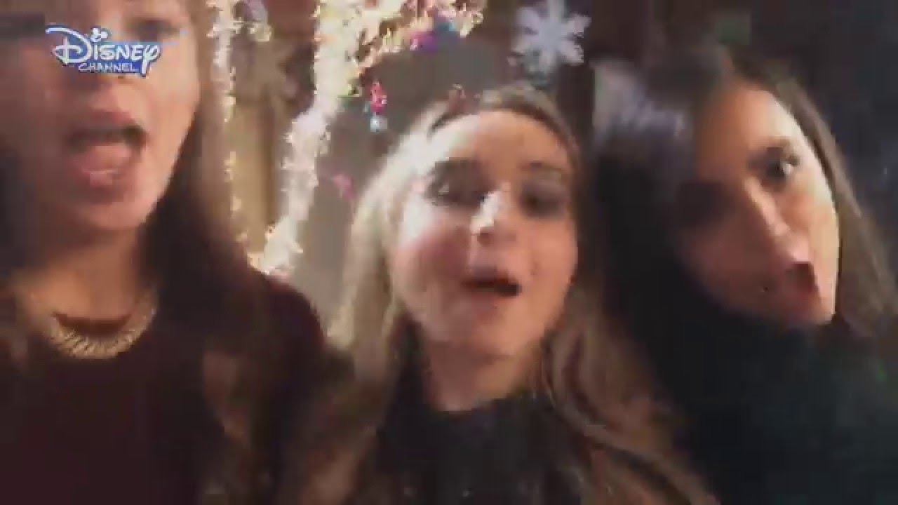 Disney Channel Stars Jingle Bell Rock Music Video (Subtitulada en