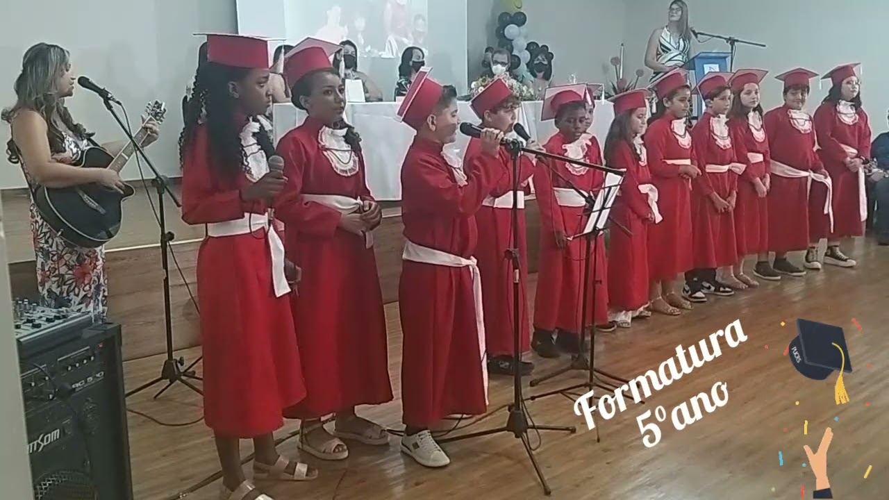 Formatura Ensino Fundamental 5°ano, Coral canta a música: O céu eu vou ...