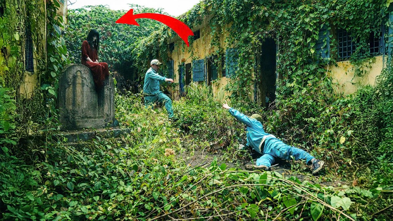 Time-Lapse: 72 Hours Cleaning a Haunted Abandoned House – The Girl in Red Was Sitting on the Grave 😱