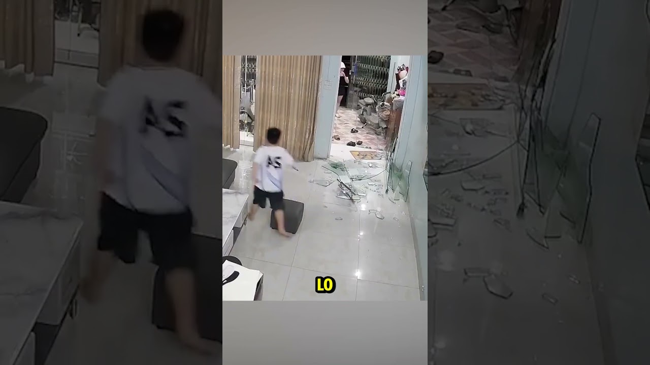 ROMPIÓ la PUERTA frente a su PADRE MODERNO😱🤣