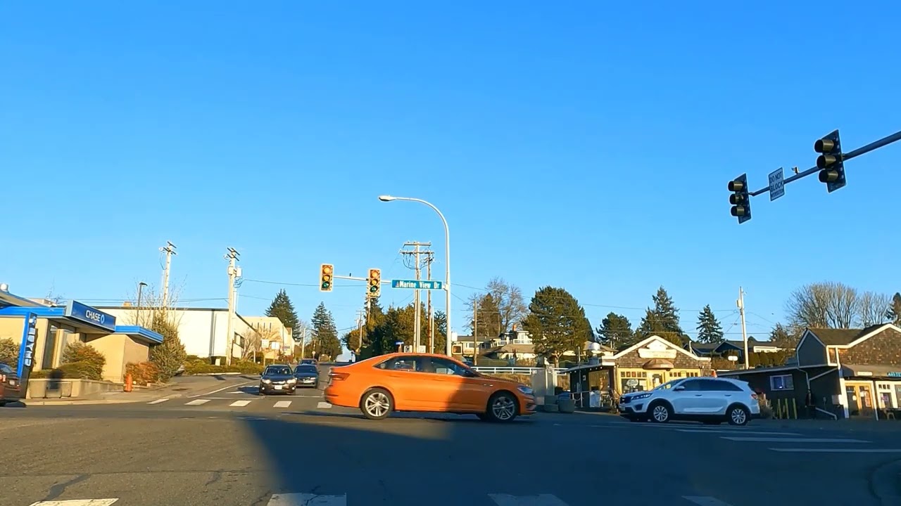 American City of Des Moines WA 🇺🇸 down town Gorgeous Sunny Splendid sky Winter drive thru February