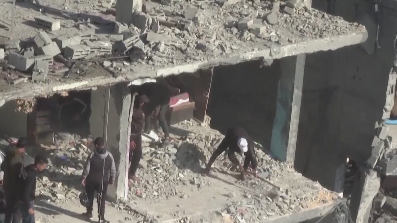 Israeli strikes in Gaza kill 48 as fears mount over humanitarian crisis ...