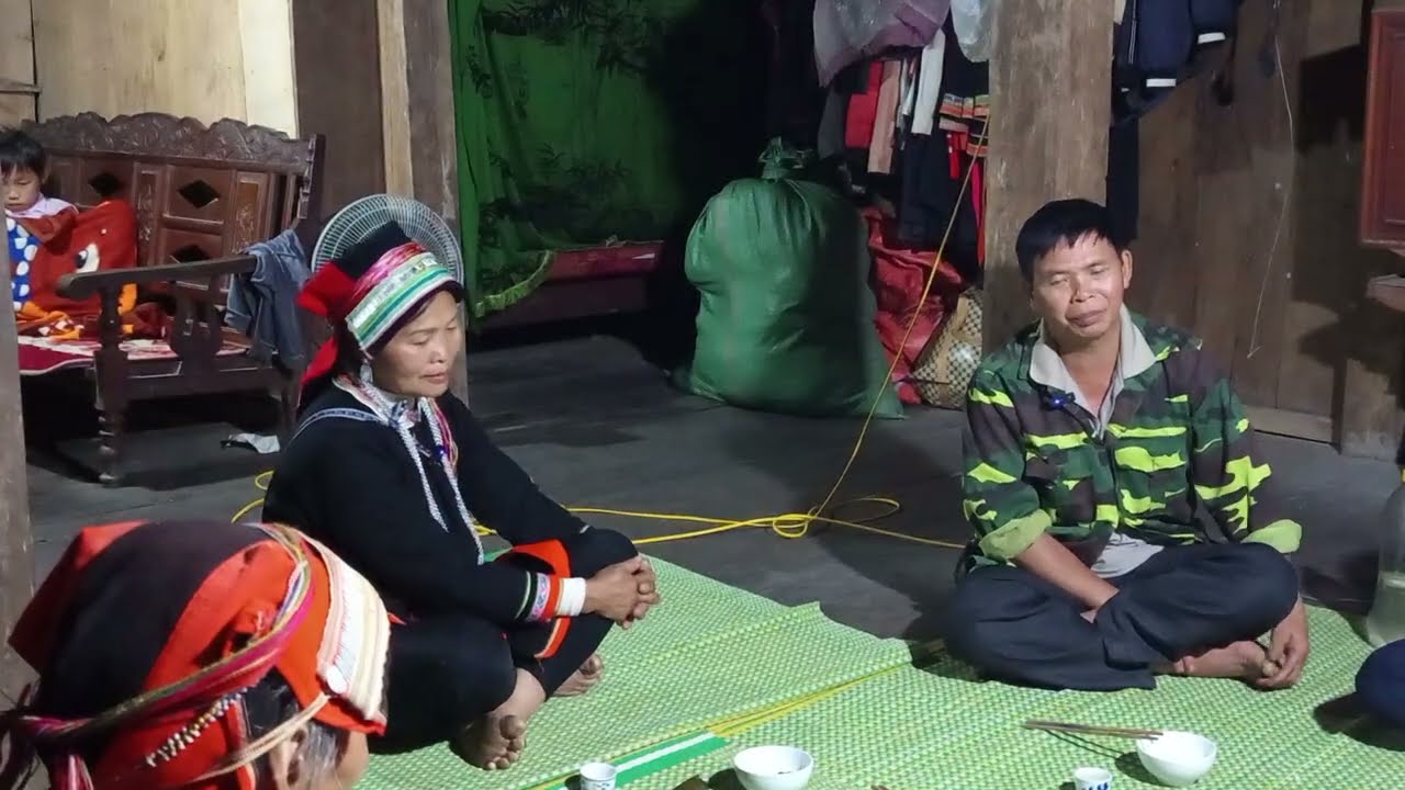Cỏng tấn ban sang hát Giao lưu với vui tí 
