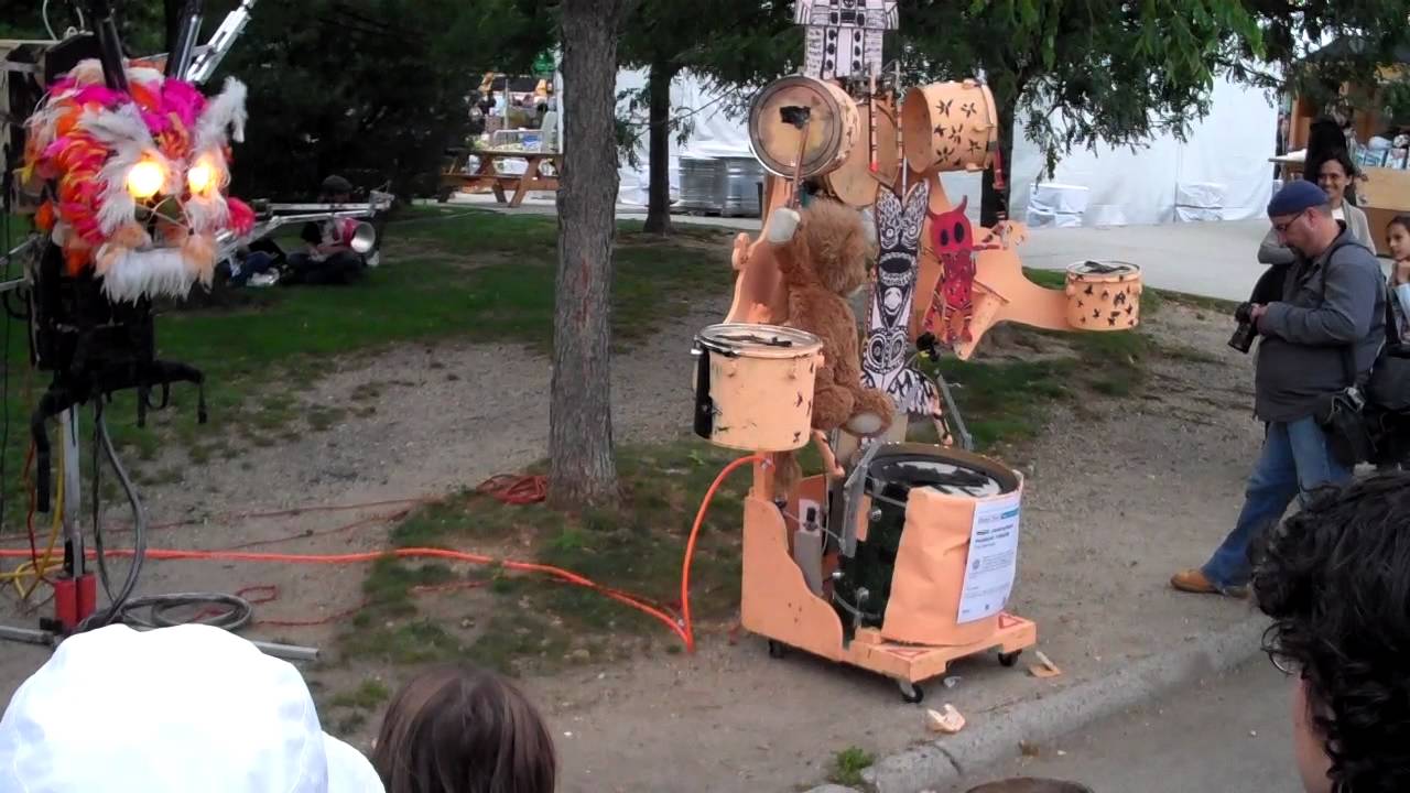 Drumming Rig Drumming Rig, Maker Faire 2011 - YouTube