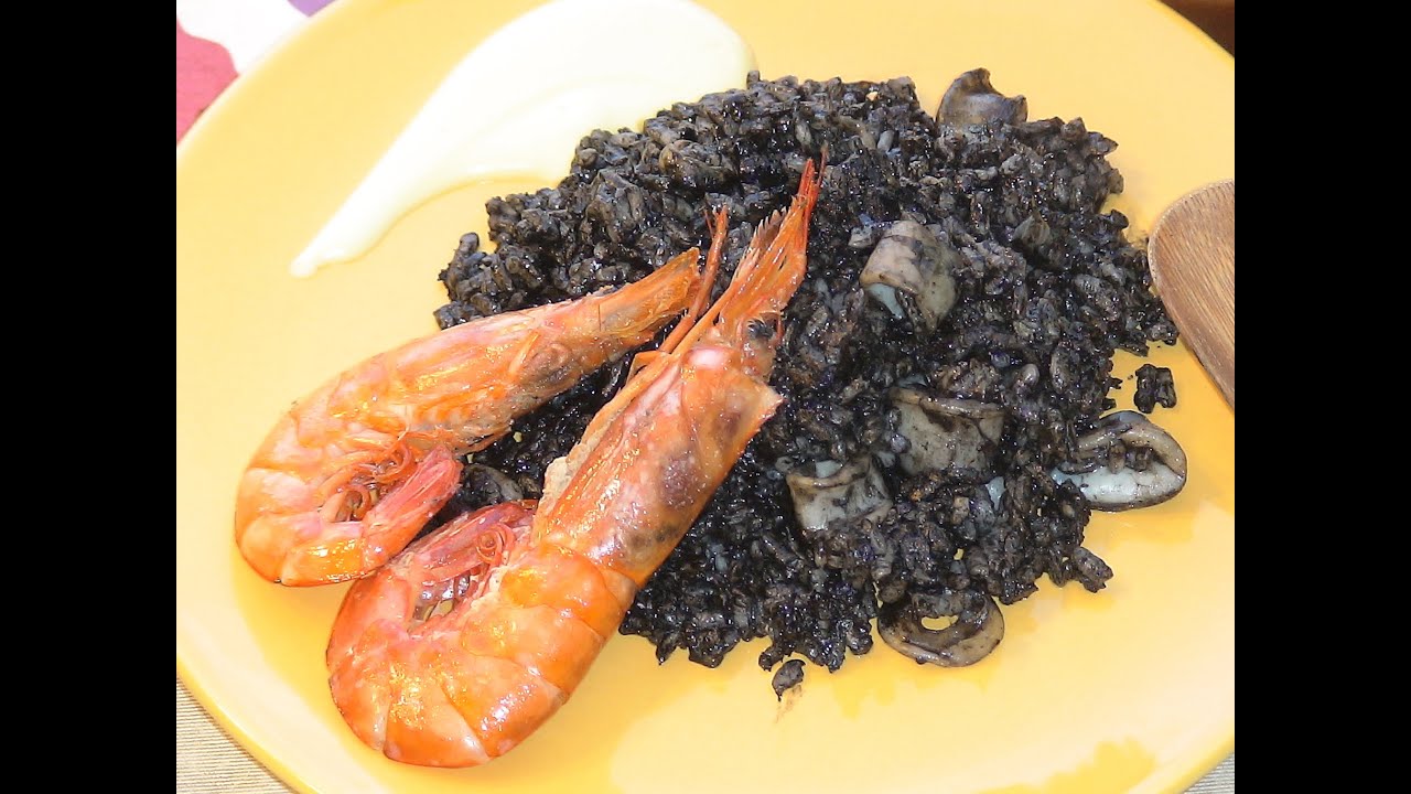 Paella de arroz negro - La Cocina de Loli Domínguez. Loli Domínguez