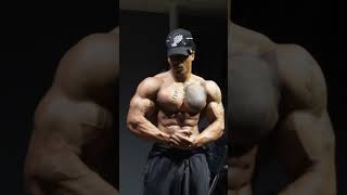 Short Bulking  Body huge muscles flex with : Blake Young