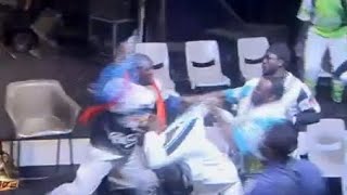 Ama niam n'a Franc ay coup mou Arrière