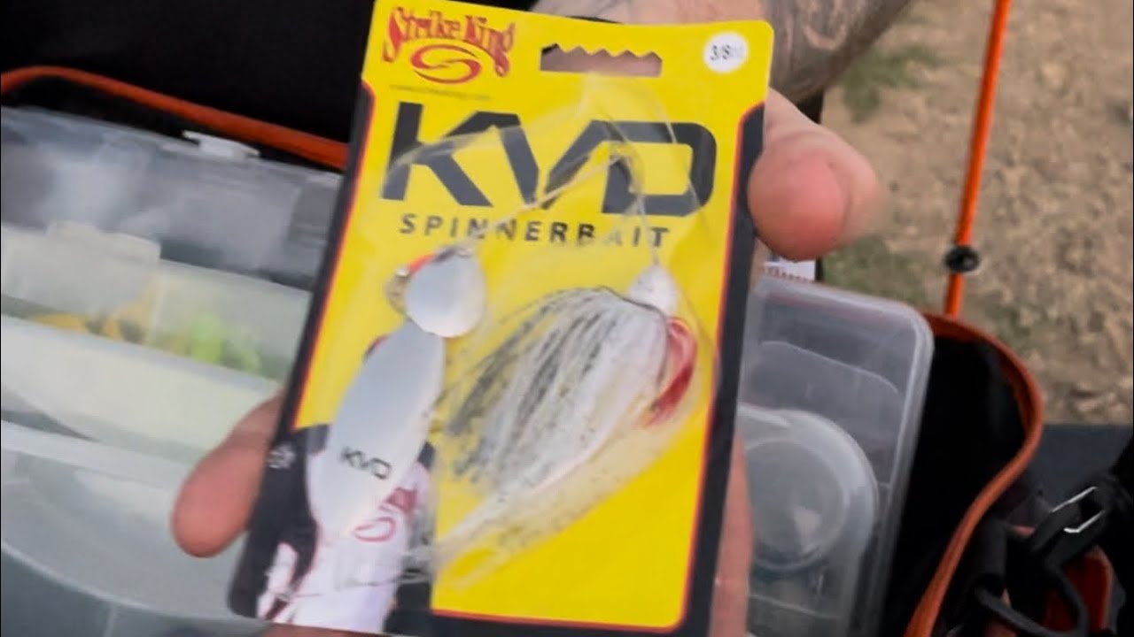 Fishing for big bass and a peek into my tackle box YouTube