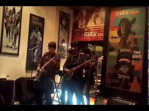 Hollies - Too young to be married - cover by Ricky Raccoon and Beatmania feat Felly Bitel