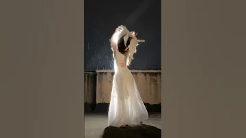Classical Chinese Girl Dance 