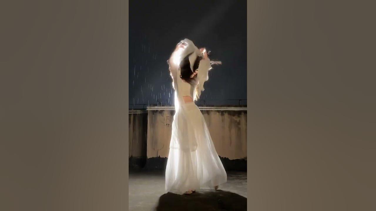 classical Chinese girl dance 💃🪩