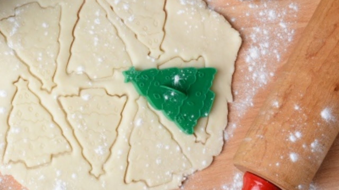 Mistakes You're Making With Your Christmas Cookies