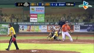 20131008 CPBL 象VS獅 5下 高國慶一棒把戰局拉平