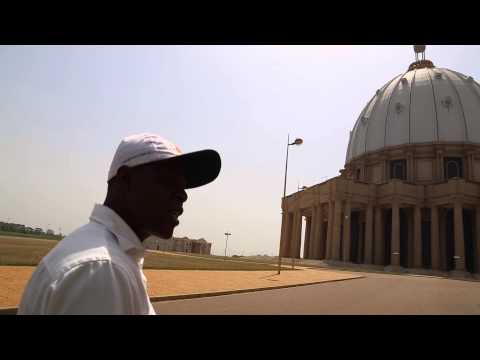 Vidéo: Basilique Notre-Dame de la Paix, Côte d'Ivoire : Le Guide Complet