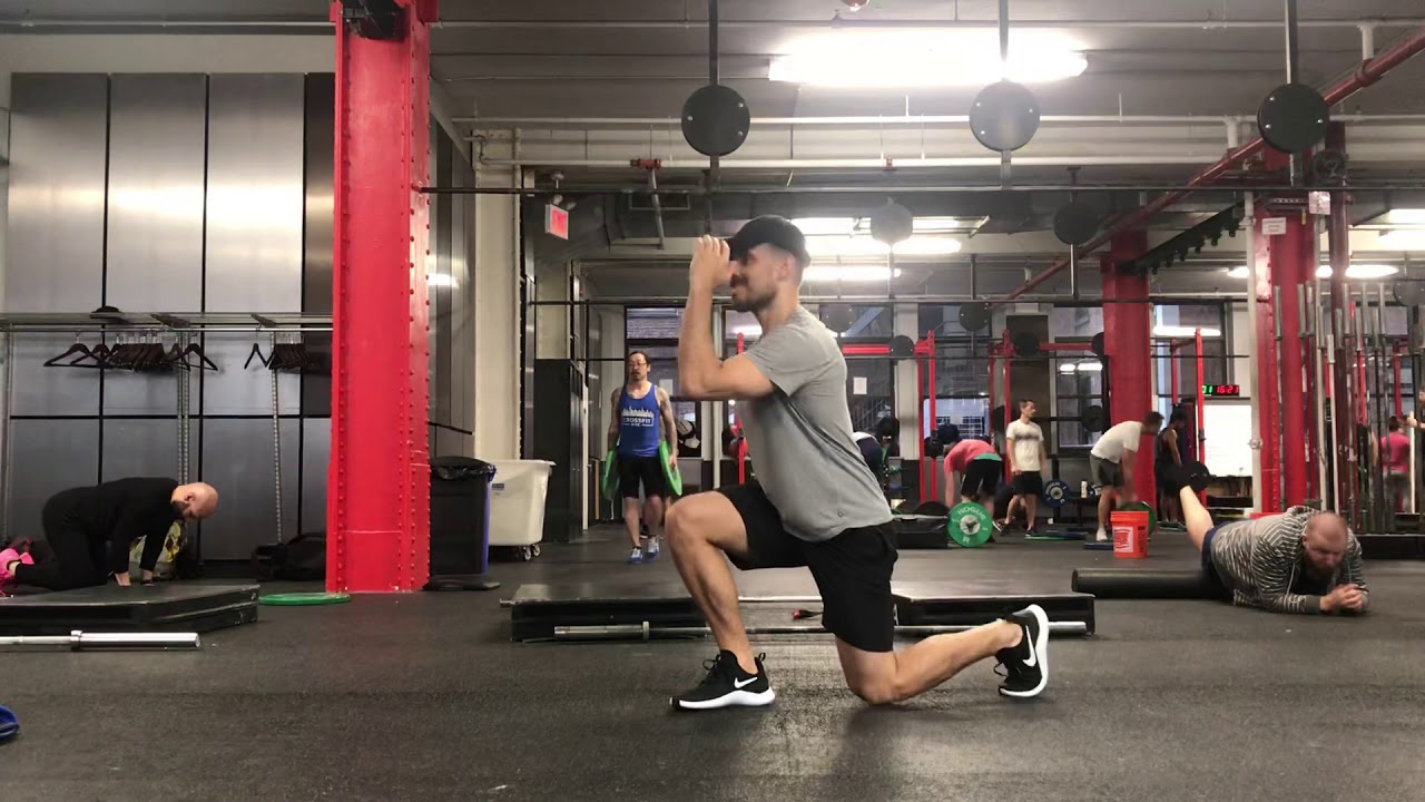 Contralateral Reverse Lunge Knee Lift - YouTube