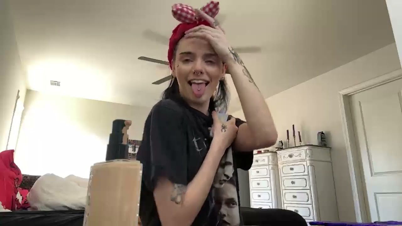 Xowie Jones Previews Unreleased Music