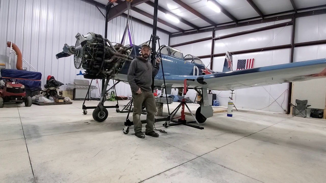 Nanchang CJ-6 gear swing