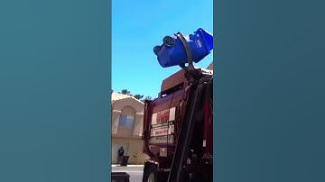 Clip of side loader on trash in Vacaville CA | #shorts #garbagetruck #sideloader #clip #viral #truck