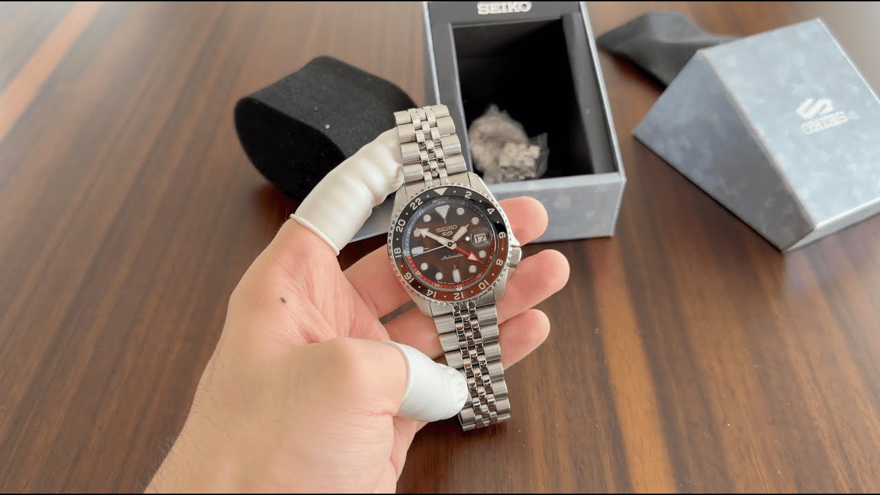 SEIKO 5 GMT 純正ジュビリープレス Seiko 5 Sports GMT Jubilee Bracelet 42.5mm Automatic Wrist Watch