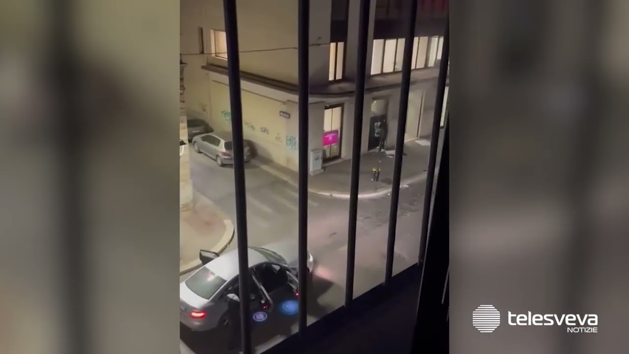 Bitonto, assalto ad un bancomat con l’esplosivo: banditi in fuga col bottino