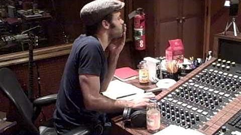 Alain Clark @ Steve gadd in the studio - Good Days (recording the drums)