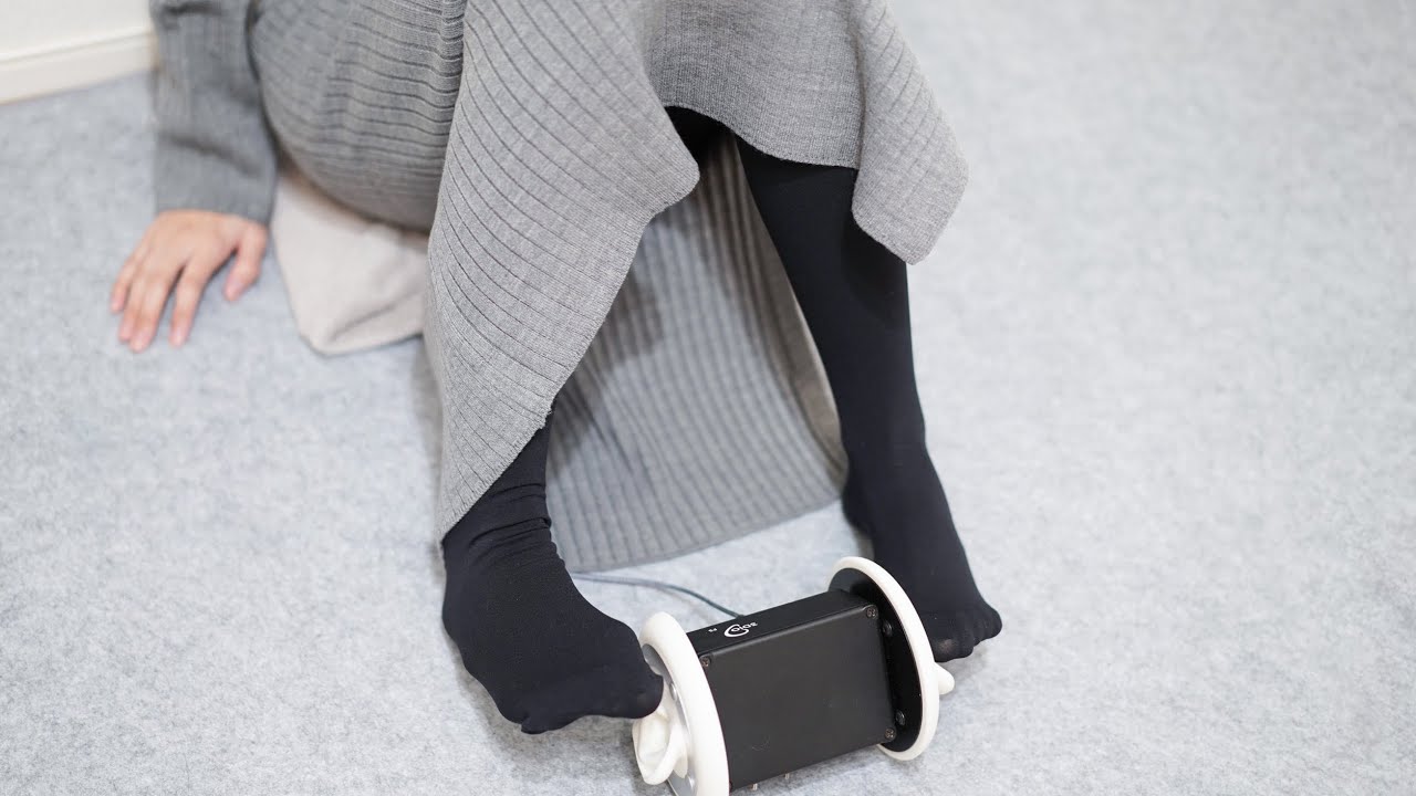 【ASMR】黒ストッキングでふみふみもみもみ（睡眠、スクラッチング）