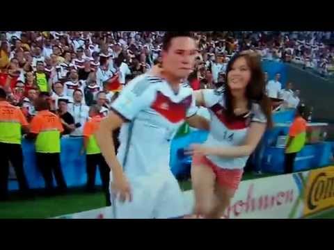 Julian Draxler's emotional moment