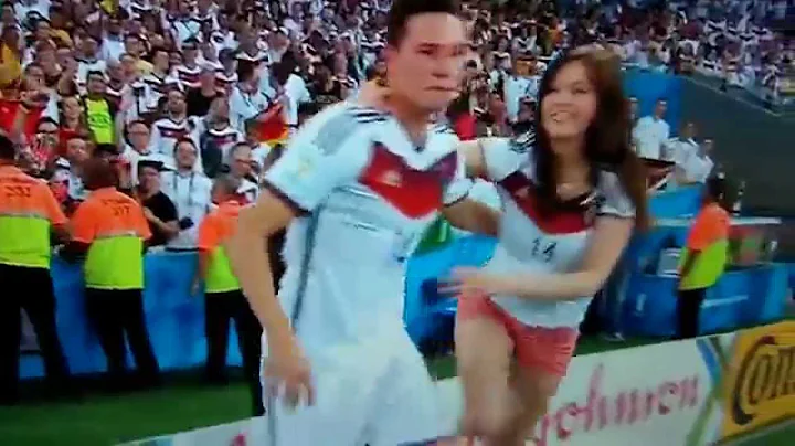 Julian Draxler's emotional moment