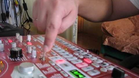 Korg Electribe ESX - Circuit Bending & Modding (duplication Mute button)