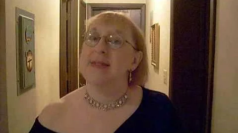 Janet Hamilton sings"You'll Never Know"
