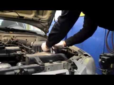 Video: How To Remove The Hyundai Getz Battery