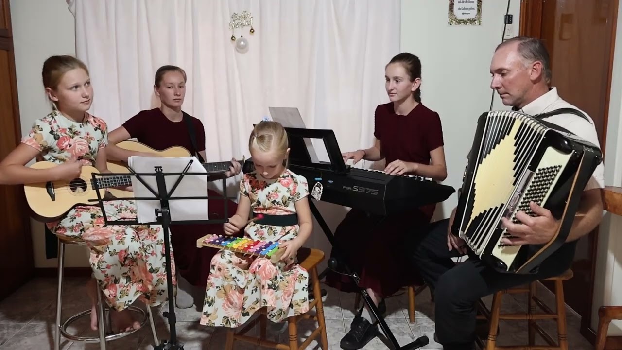 O Harr mien Gott gespielt von femilje Jakob Dueck