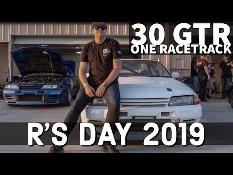 30-nissan-gtr’s-on-1-race-track.-r’s-day-2019