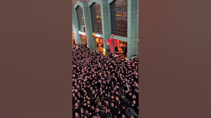 Die Grazer legen in Dortmund einen beeindruckenden Fanmarsch zum Stadion hin.
