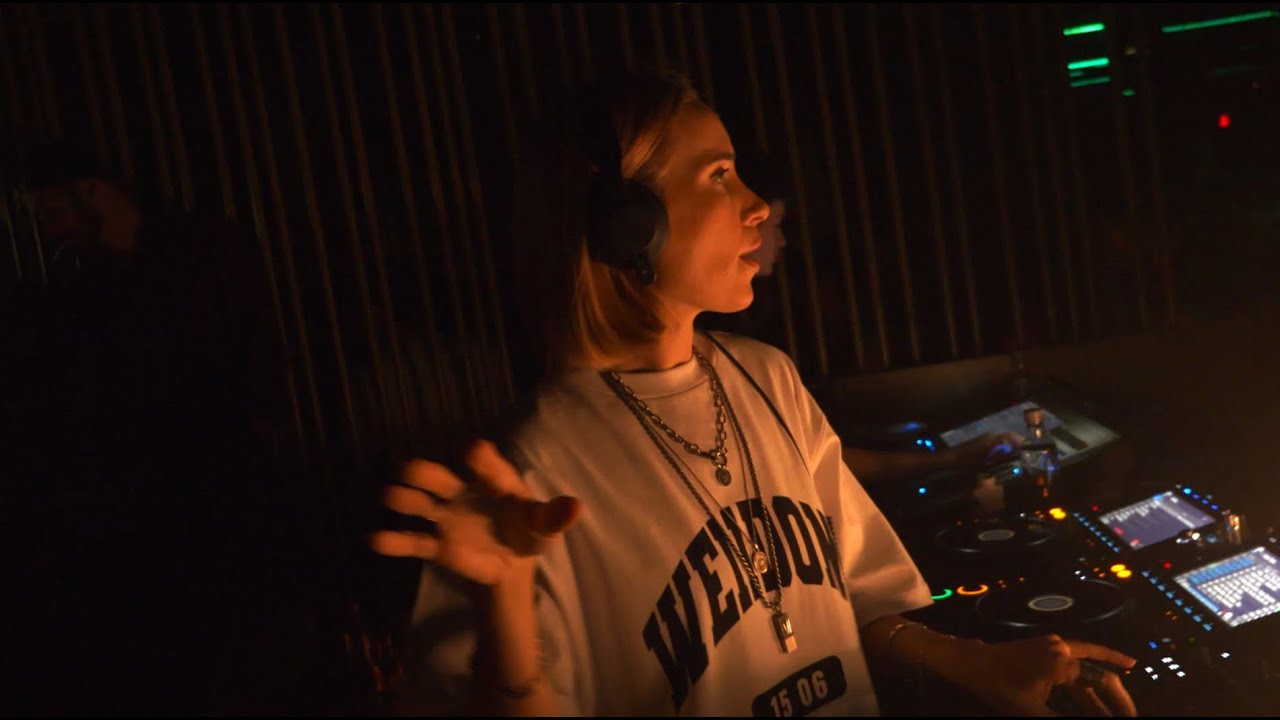 Yulia Niko ━ Volt, Milan