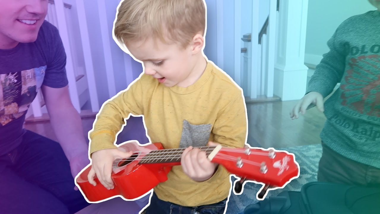 Мама привозит домой подарки с Гавайев!