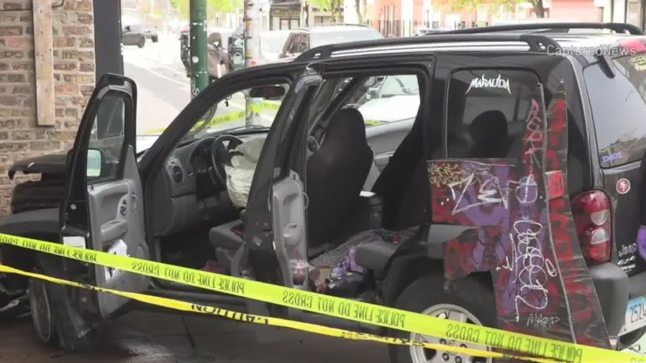 Stolen car pursuit ends in crash in West Town