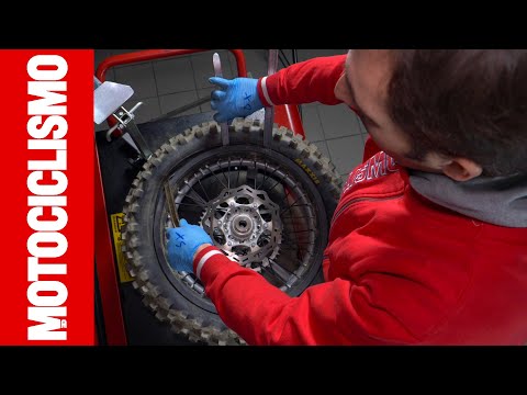 Video: Come prendersi cura delle batterie della moto: 6 passaggi (con immagini)