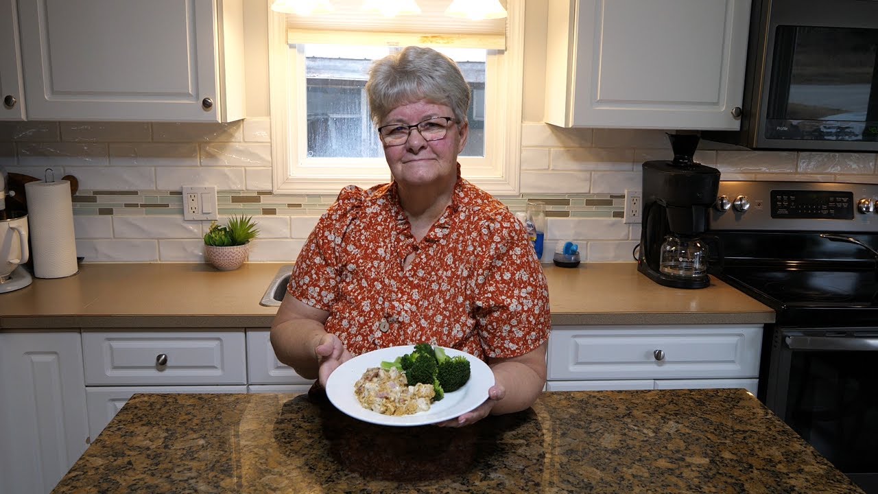 Chicken Cordon Blue Casserole - YouTube