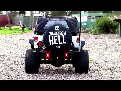 RC Axial SCX-10 Rubicon 3s Dirt Bash + Animations