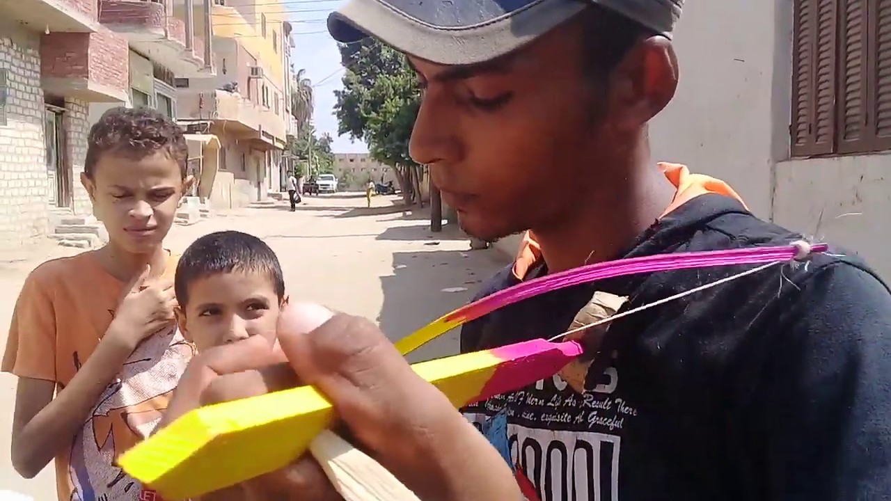 فيديو لا يفوتك .... عزف على الربابة لشاب صعيدي