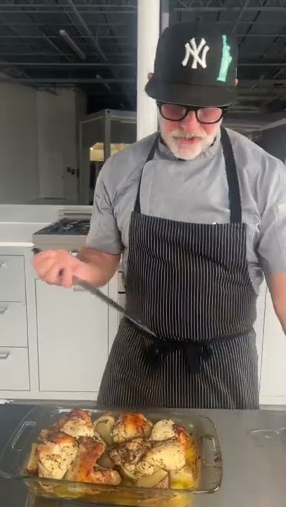 No thermometer? No problem - here is how to tell your chicken is cooked through #chickenhack #short